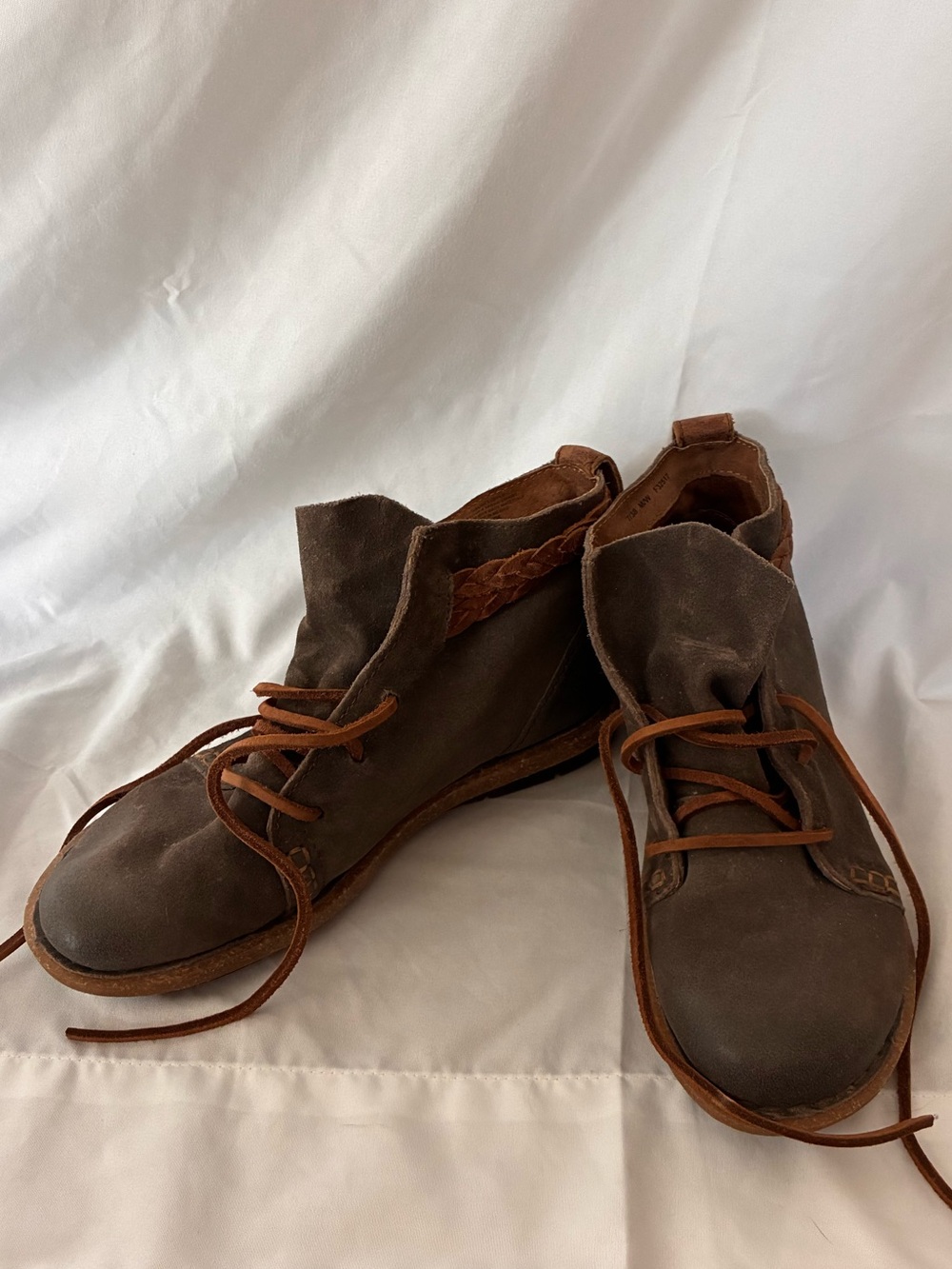 Børn “Temple” Boho Indie Grunge Grey Distressed Braided Leather Ankle Boot